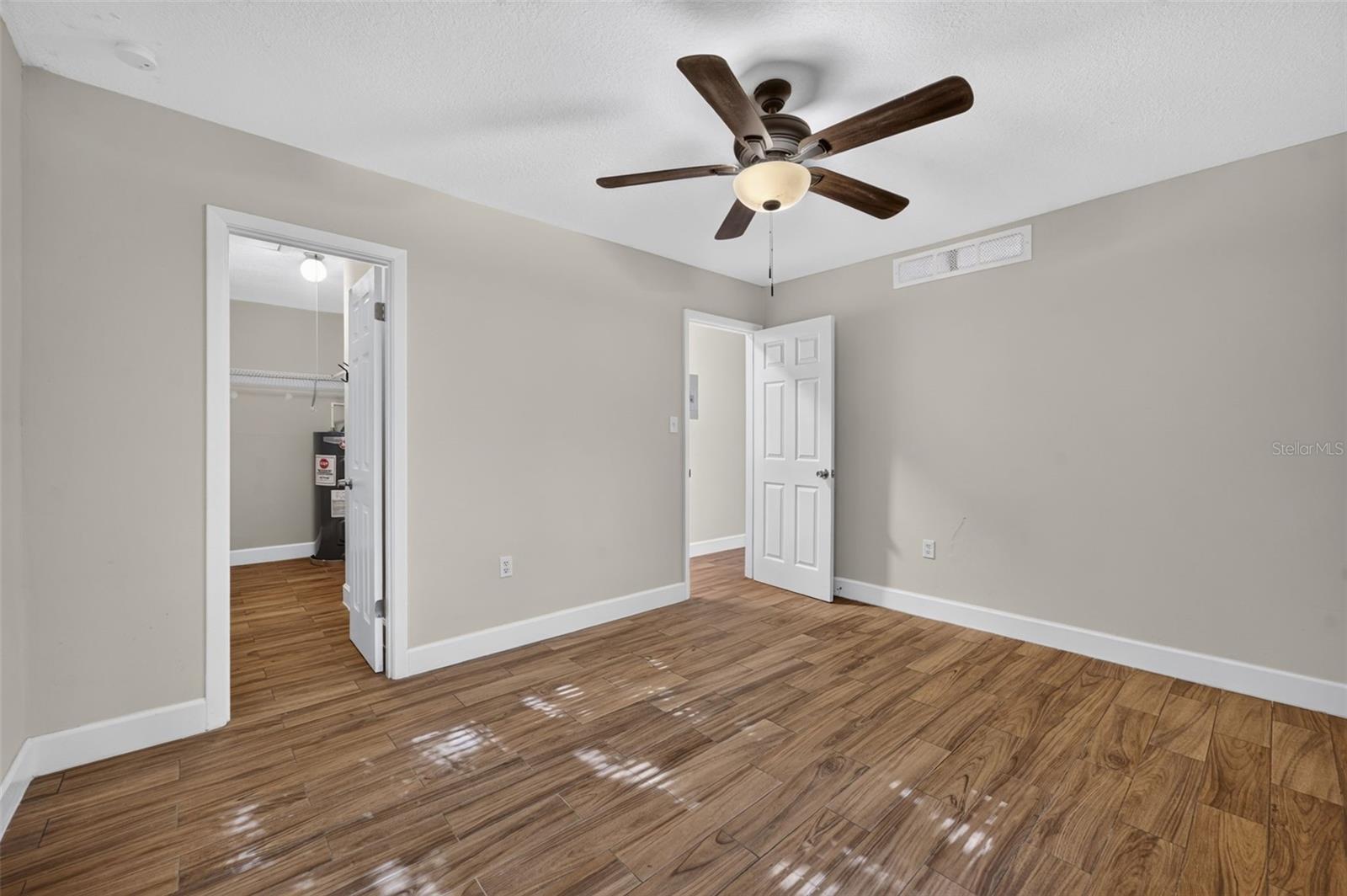 118 W America St #2 Property Photo 12