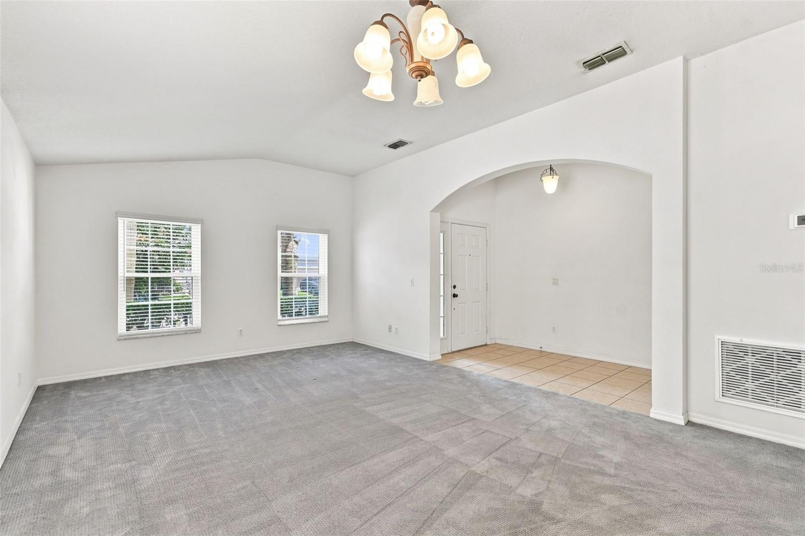 1174 Beech Grove Way Property Photo 3