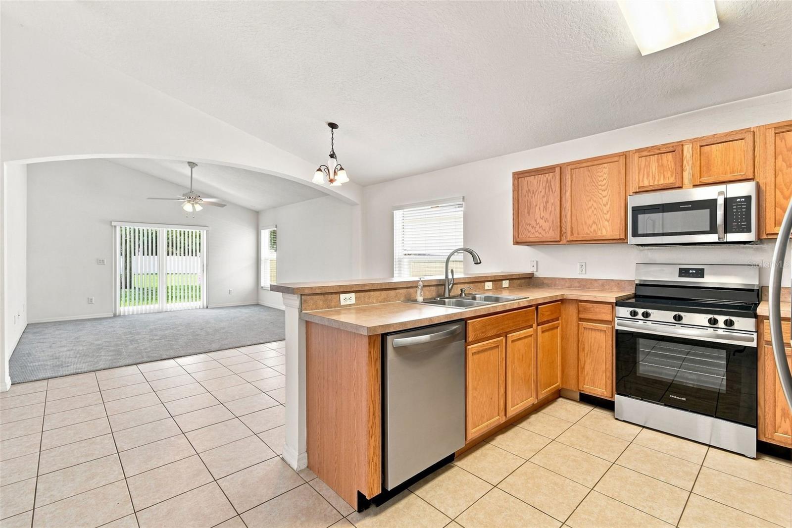 1174 Beech Grove Way Property Photo 6