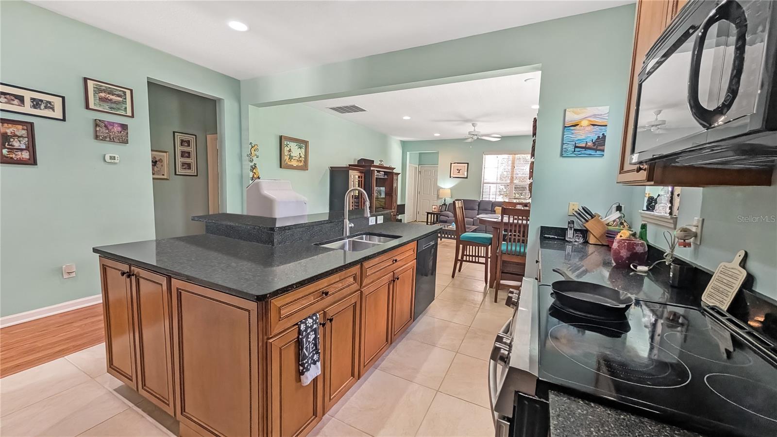 1114 Tapestry Dr Property Photo 3