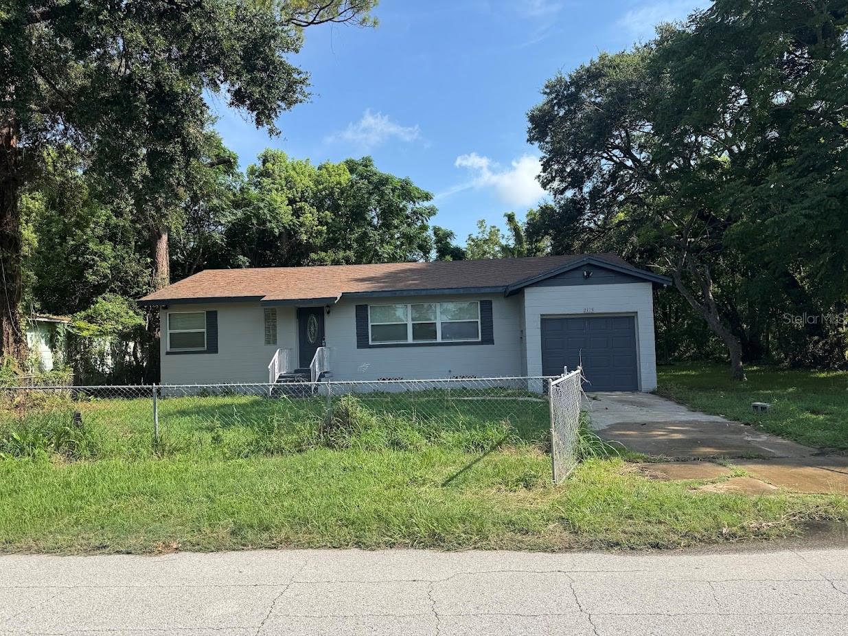 2125 Carlton Dr Property Photo 1