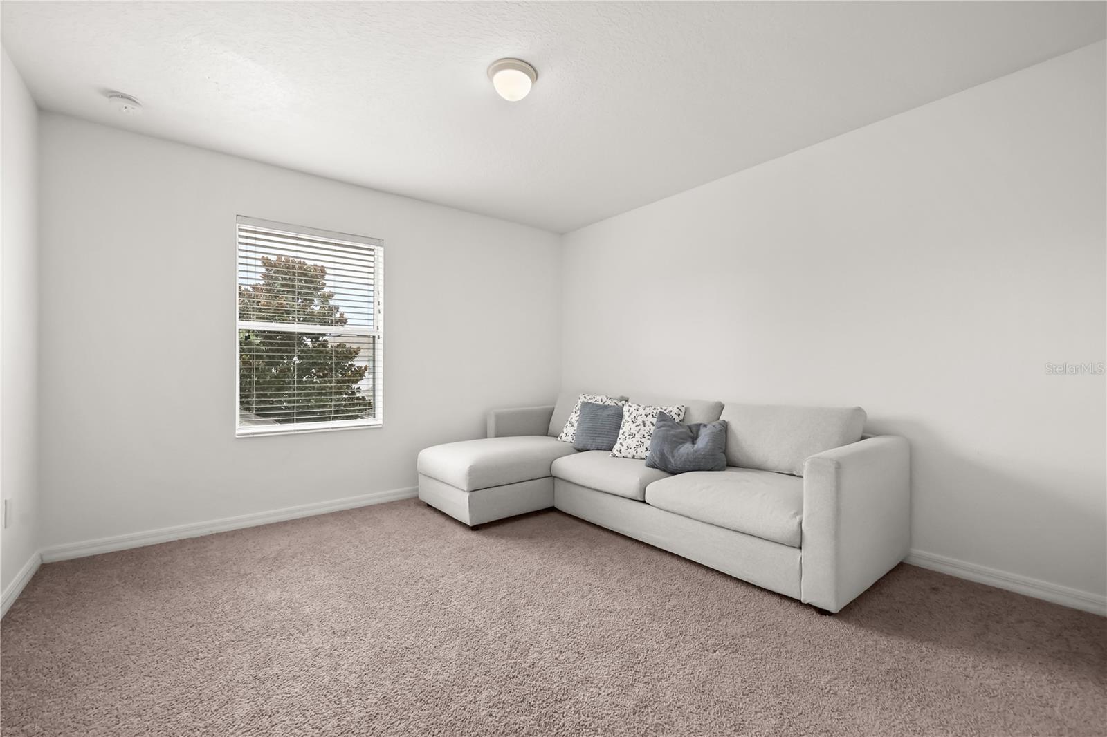 7668 Fairgrove Ave Property Photo 11