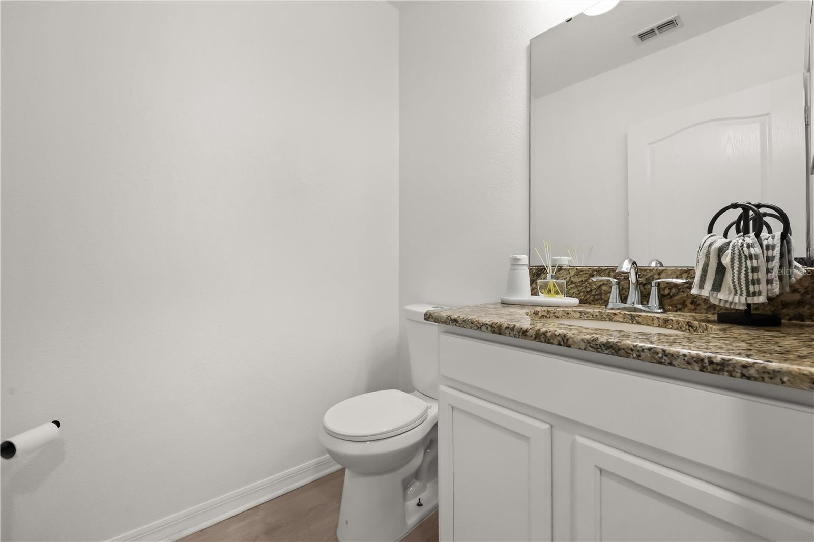 7668 Fairgrove Ave Property Photo 29