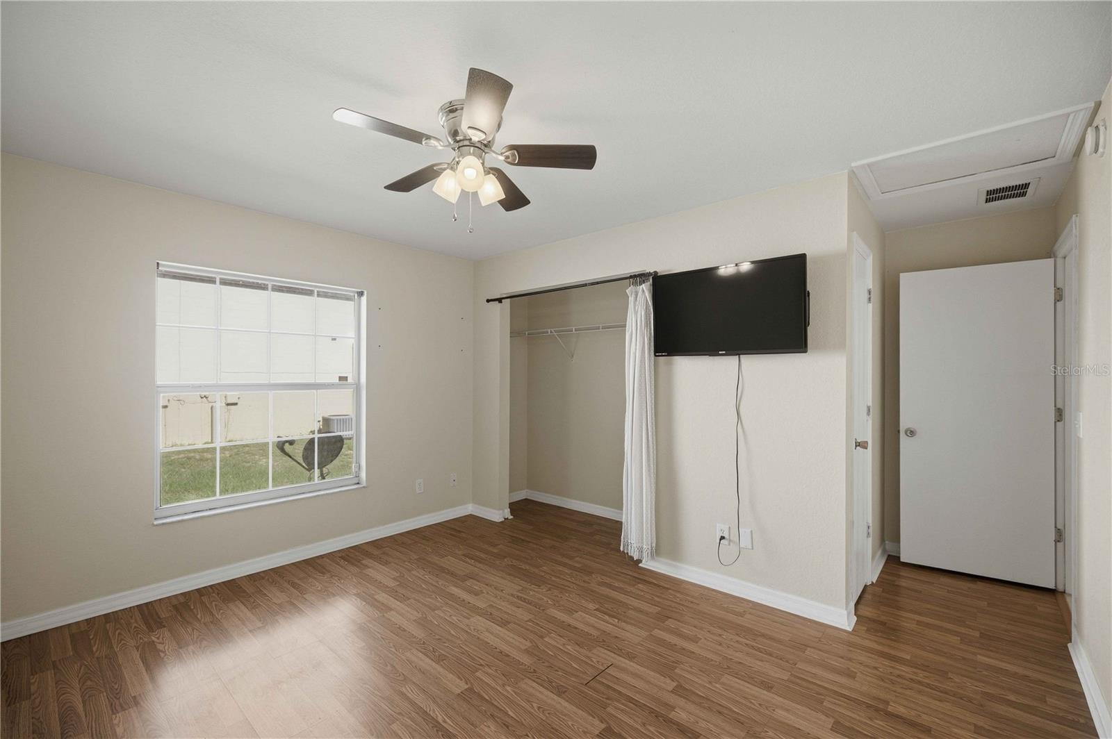 3630 Ne 8th Pl #203 Property Photo 14