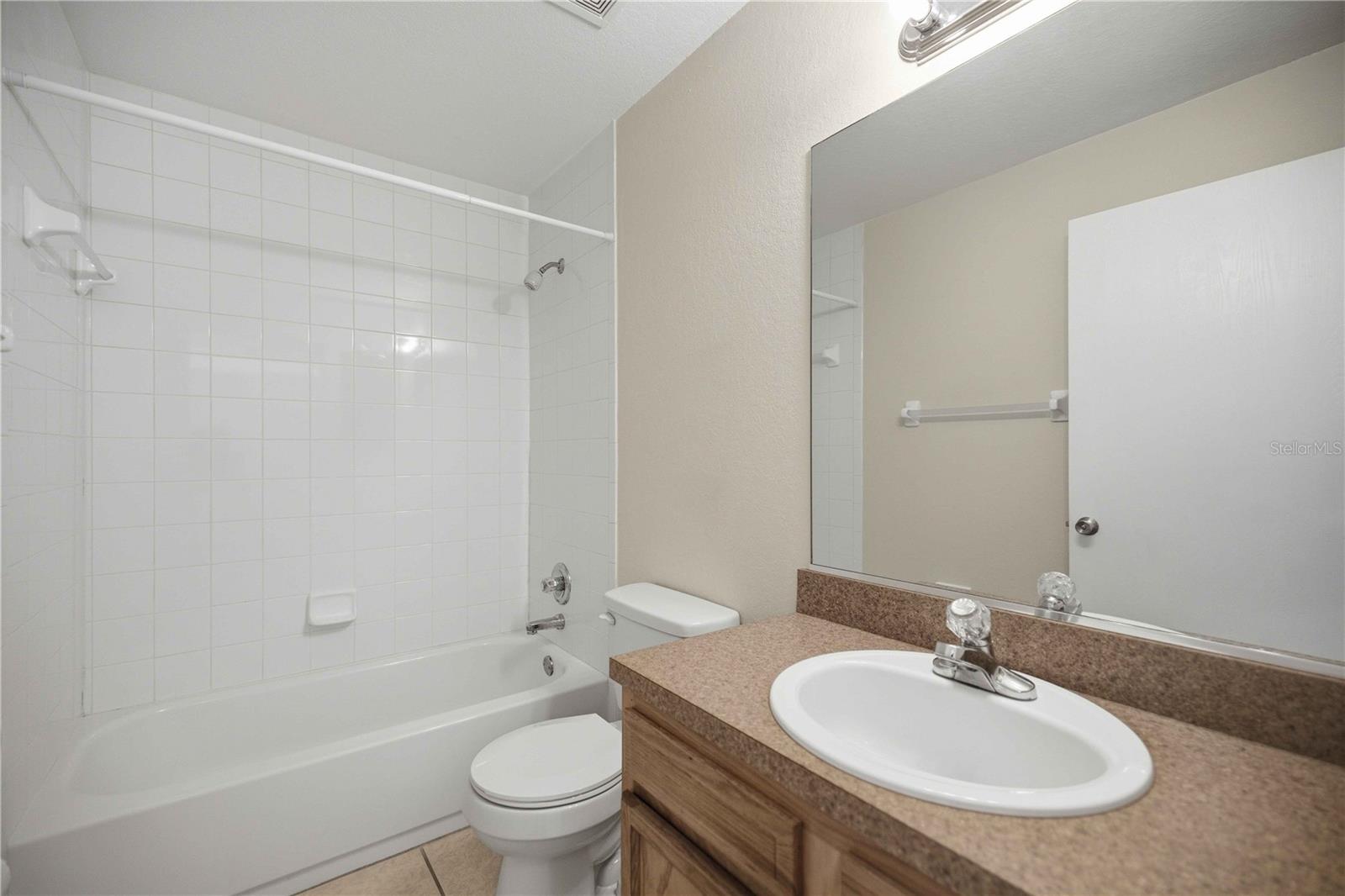 3630 Ne 8th Pl #203 Property Photo 17