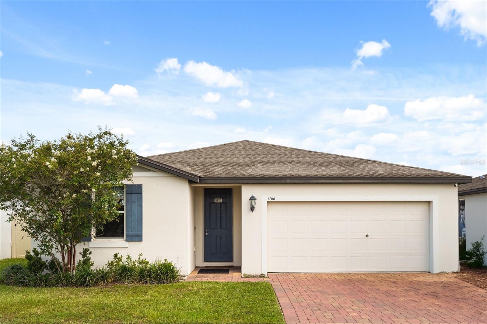 1166 Yumuri St Property Photo 1