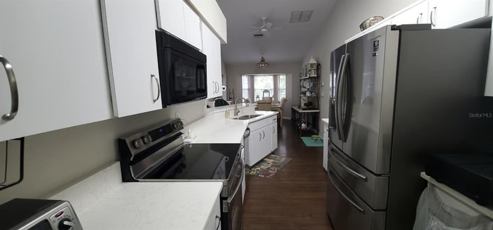 2534 N Brentwood Cir Property Photo 4
