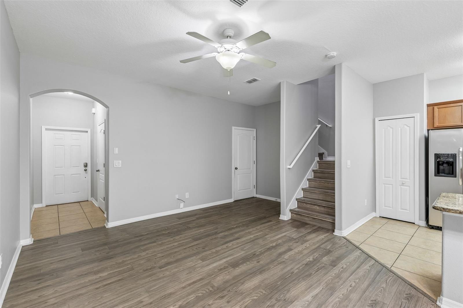 1220 Twin Trees Ln Property Photo 9