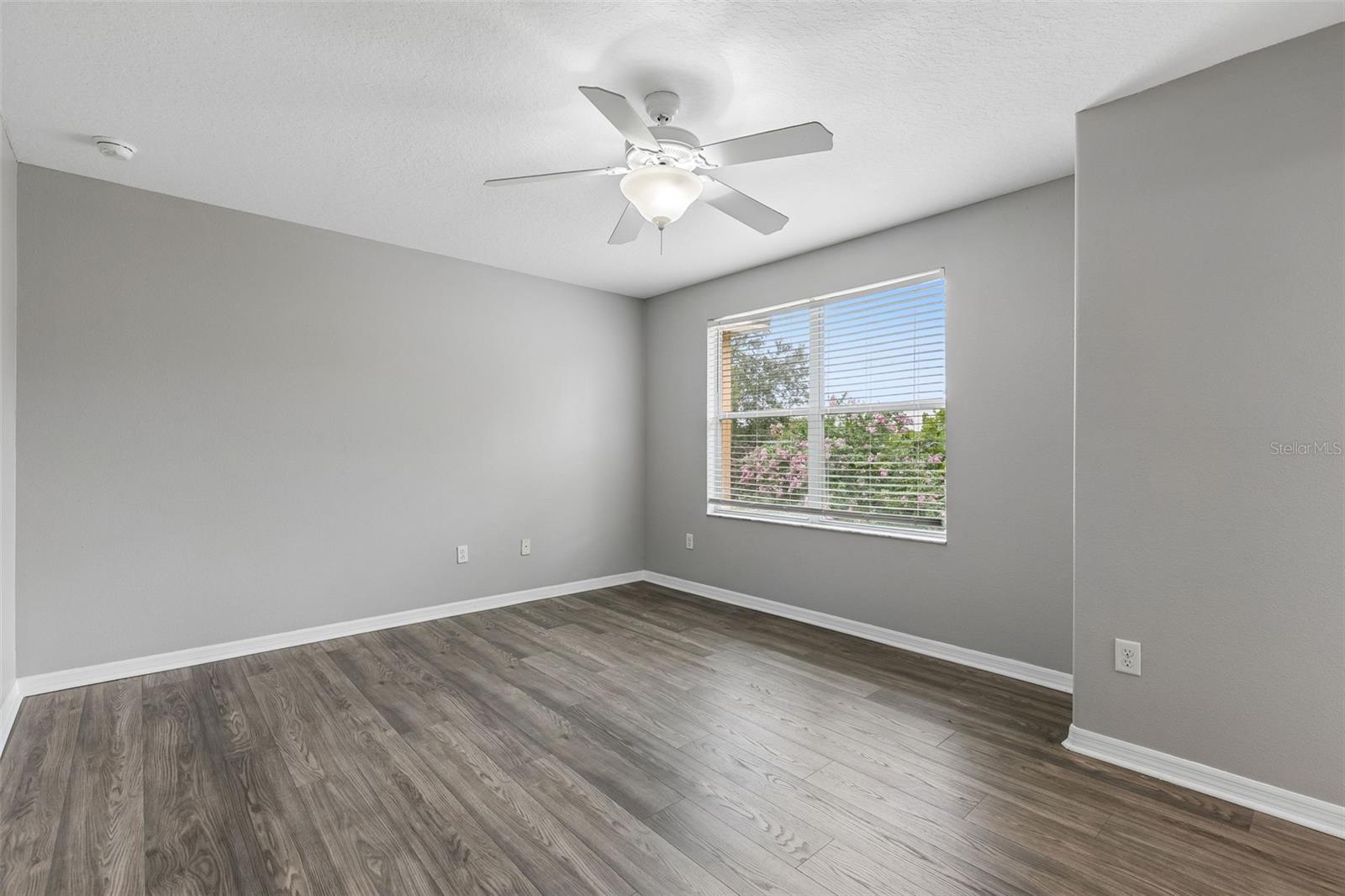 1220 Twin Trees Ln Property Photo 11