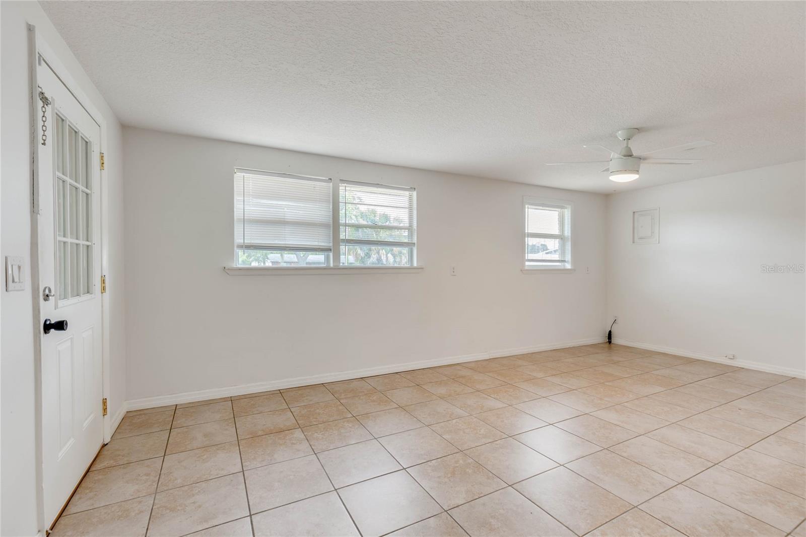 4181 Chestnut Dr Property Photo 5