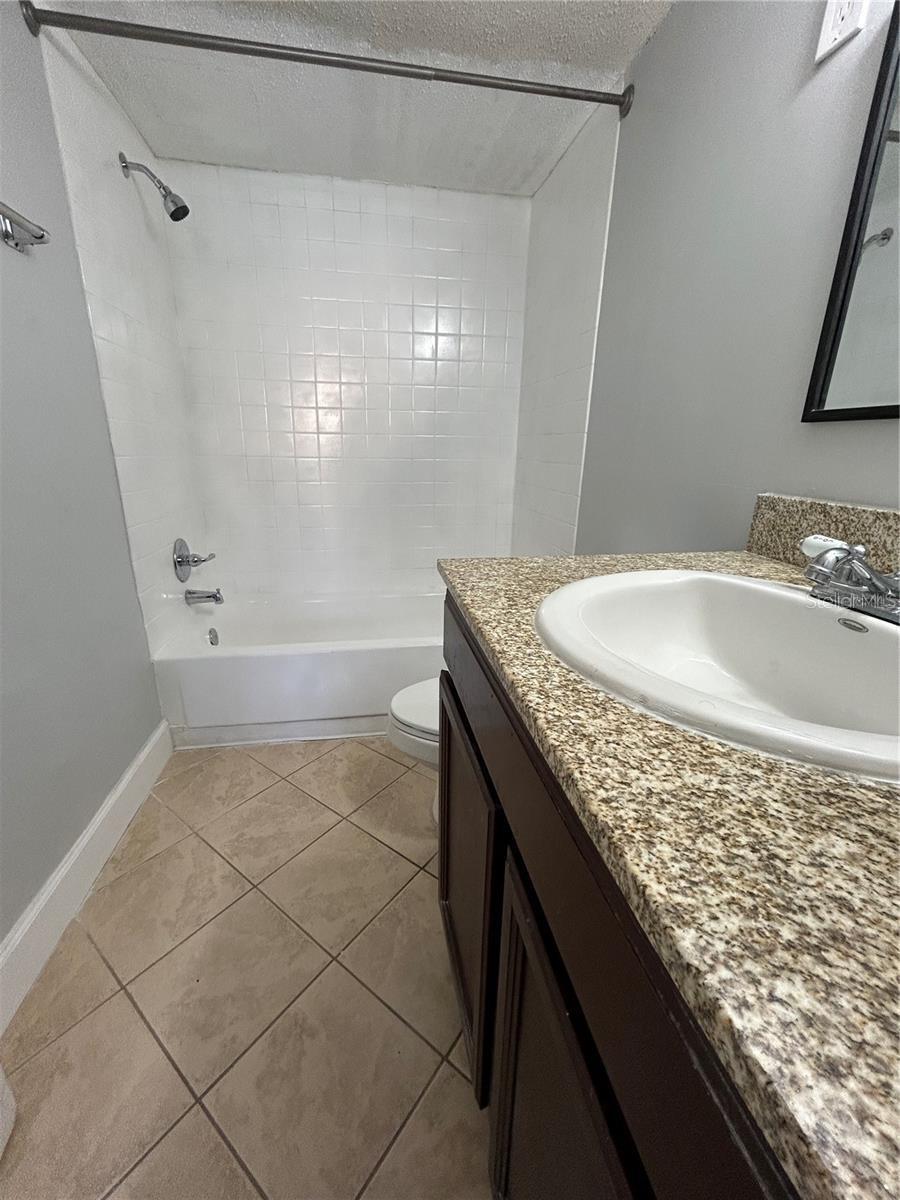 946 Lake Destiny Rd #d Property Photo 10