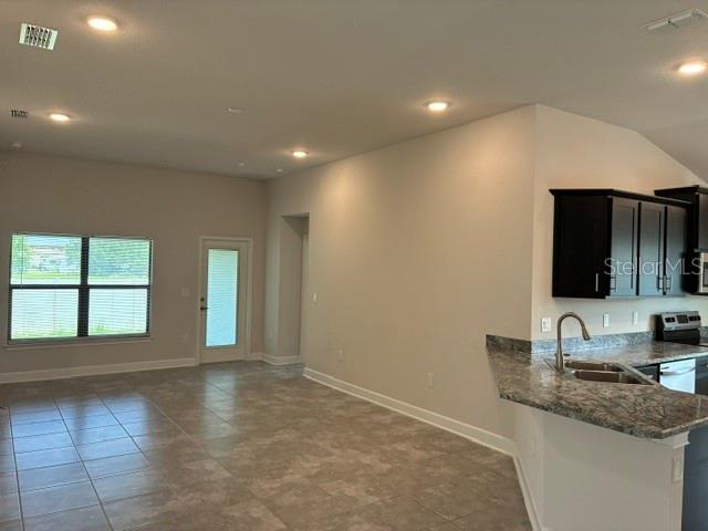 132 Bergamot Loop Property Photo 6