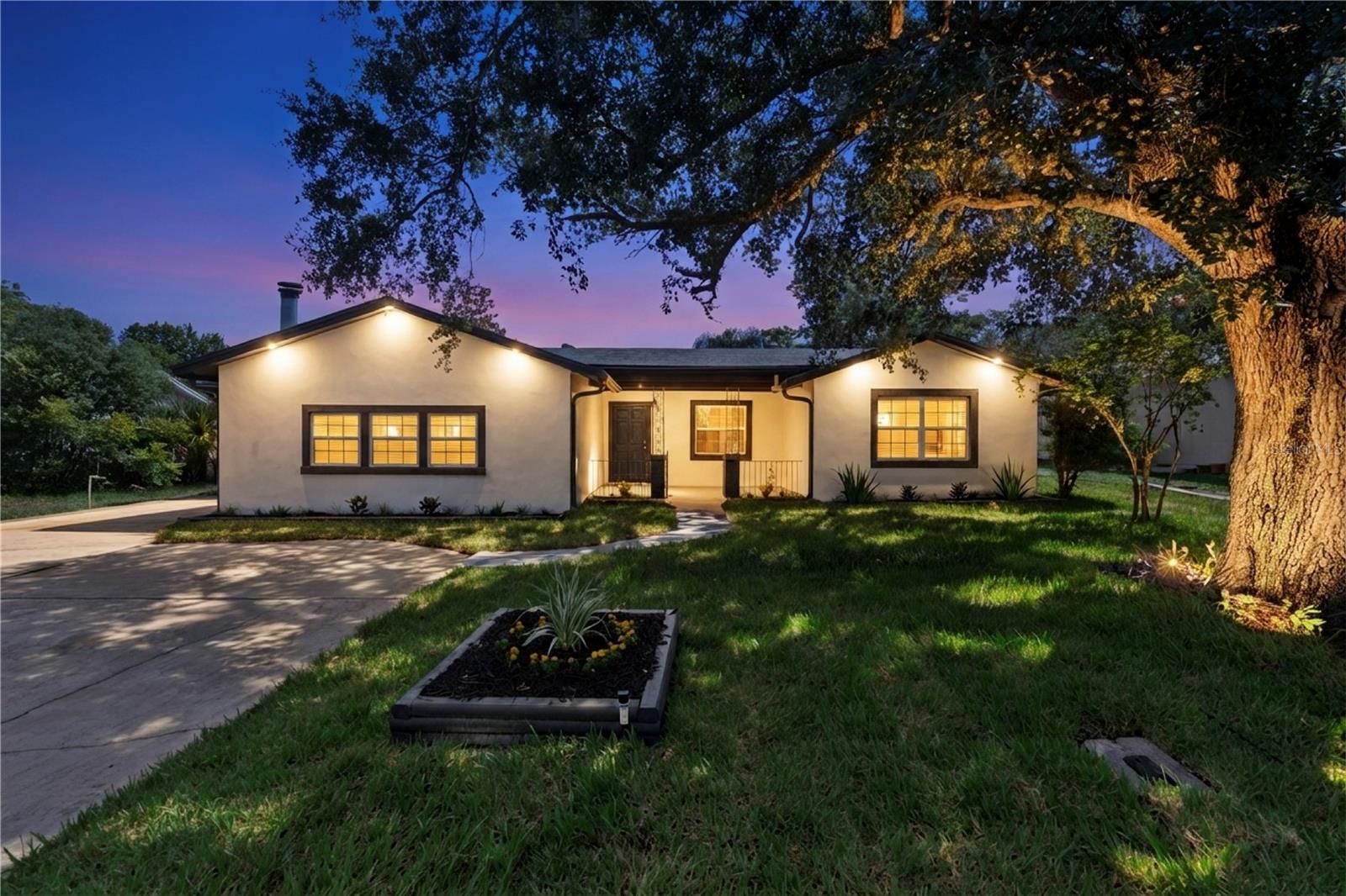 1033 Crystal Bowl Cir Property Photo 1