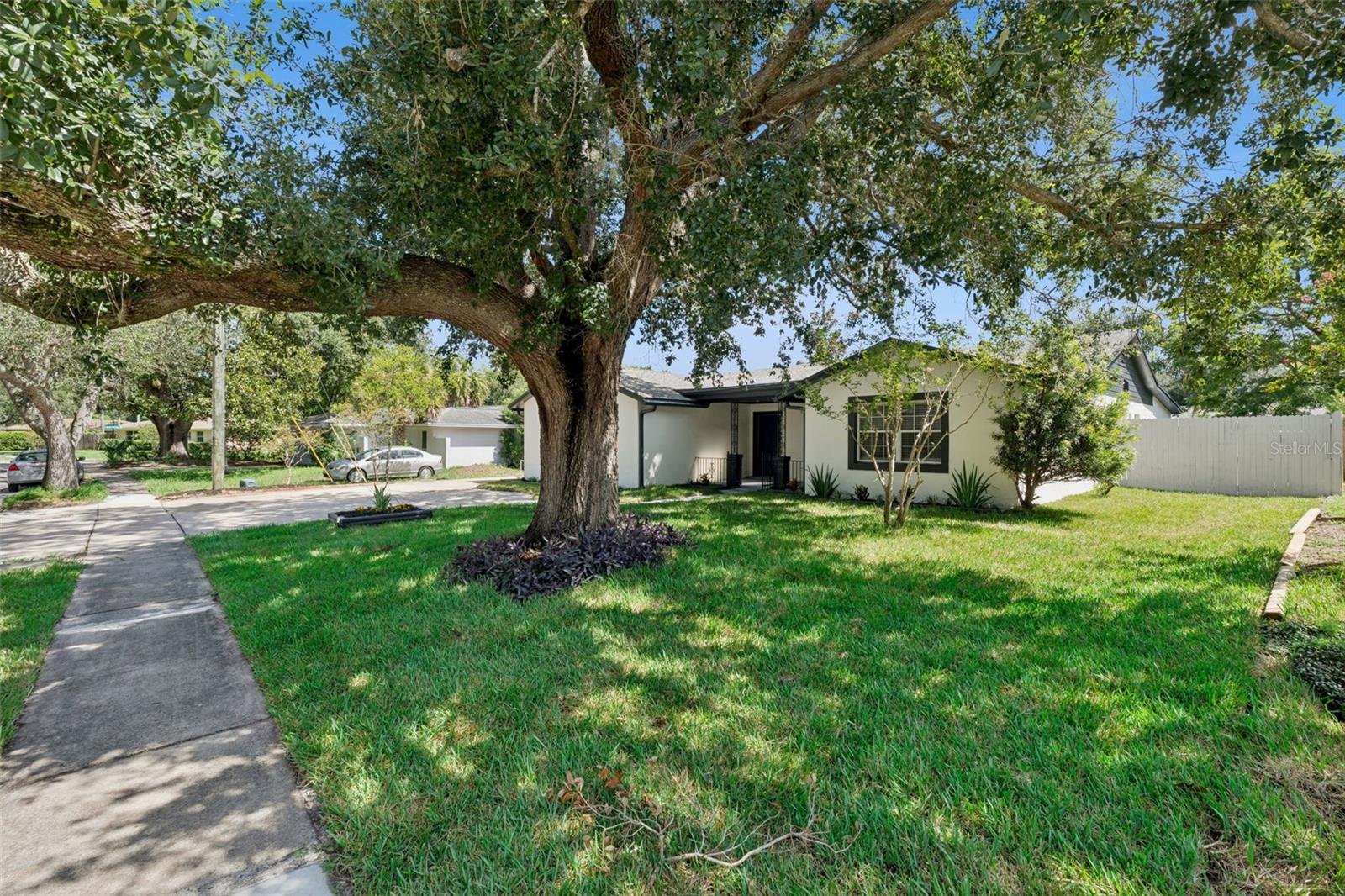1033 Crystal Bowl Cir Property Photo 2