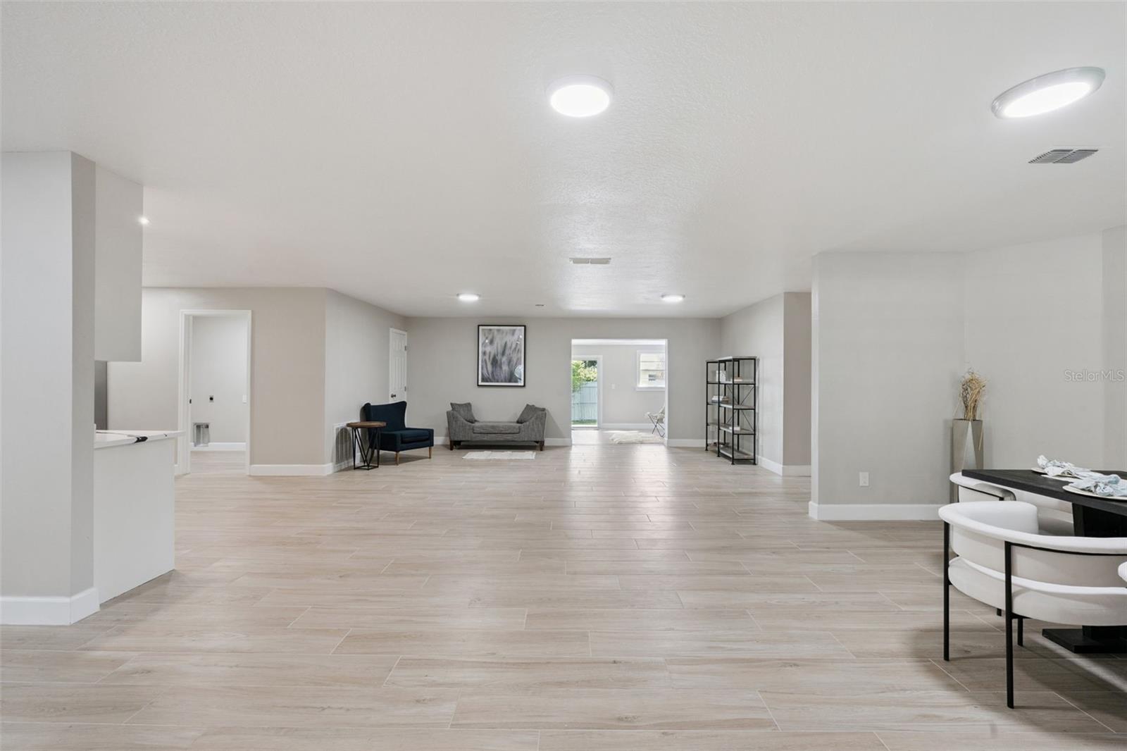 1033 Crystal Bowl Cir Property Photo 5