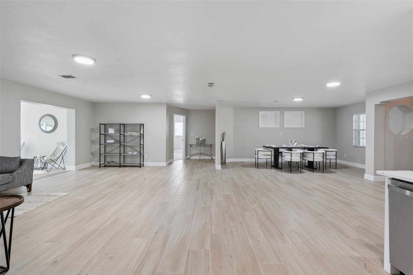 1033 Crystal Bowl Cir Property Photo 6