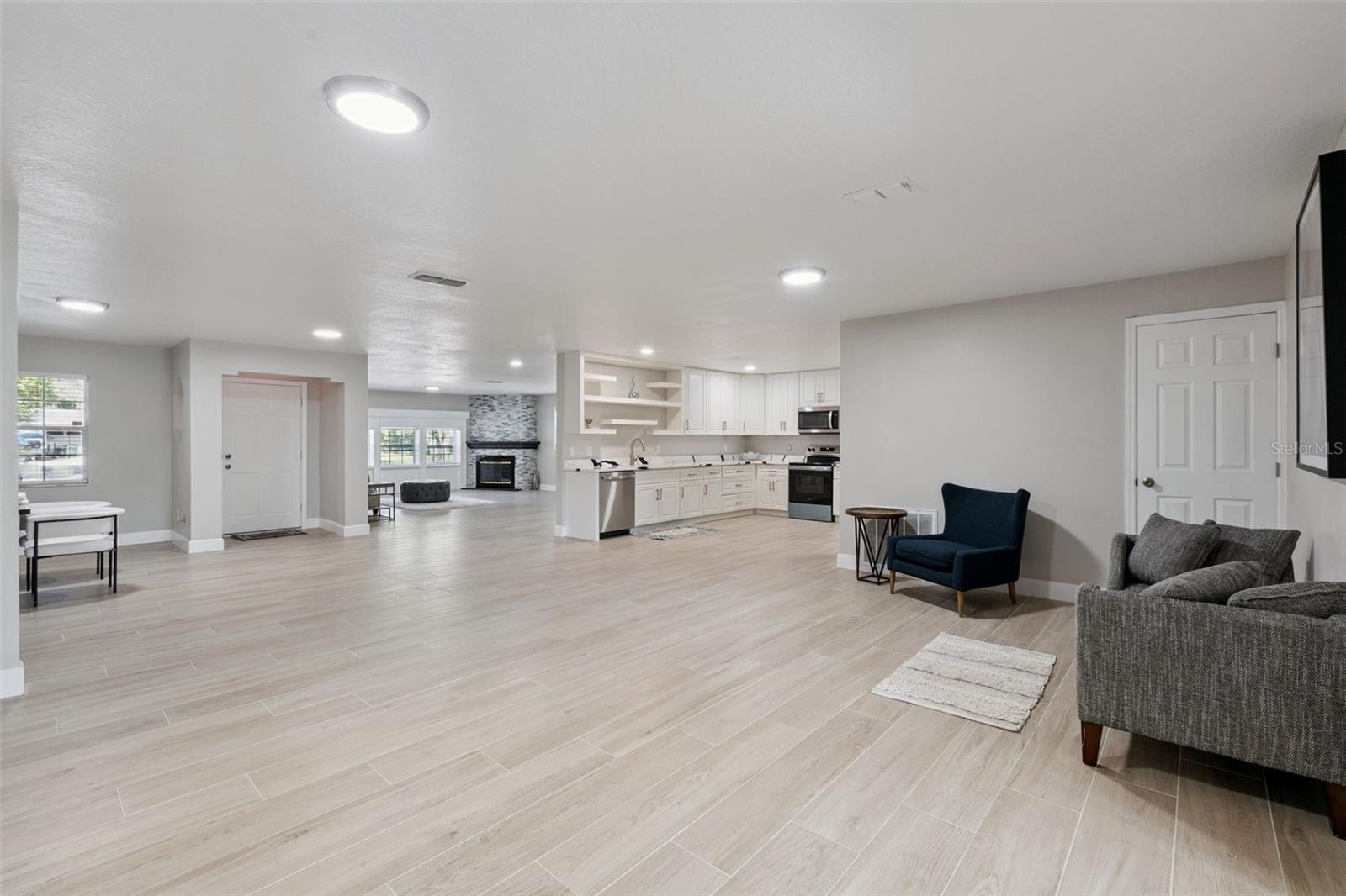 1033 Crystal Bowl Cir Property Photo 9