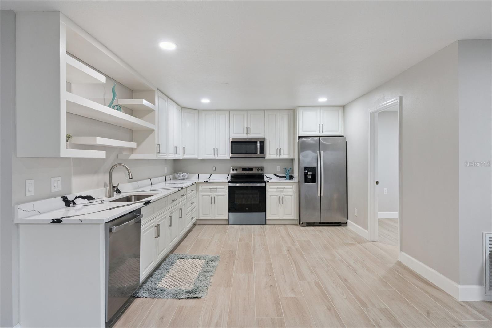 1033 Crystal Bowl Cir Property Photo 14