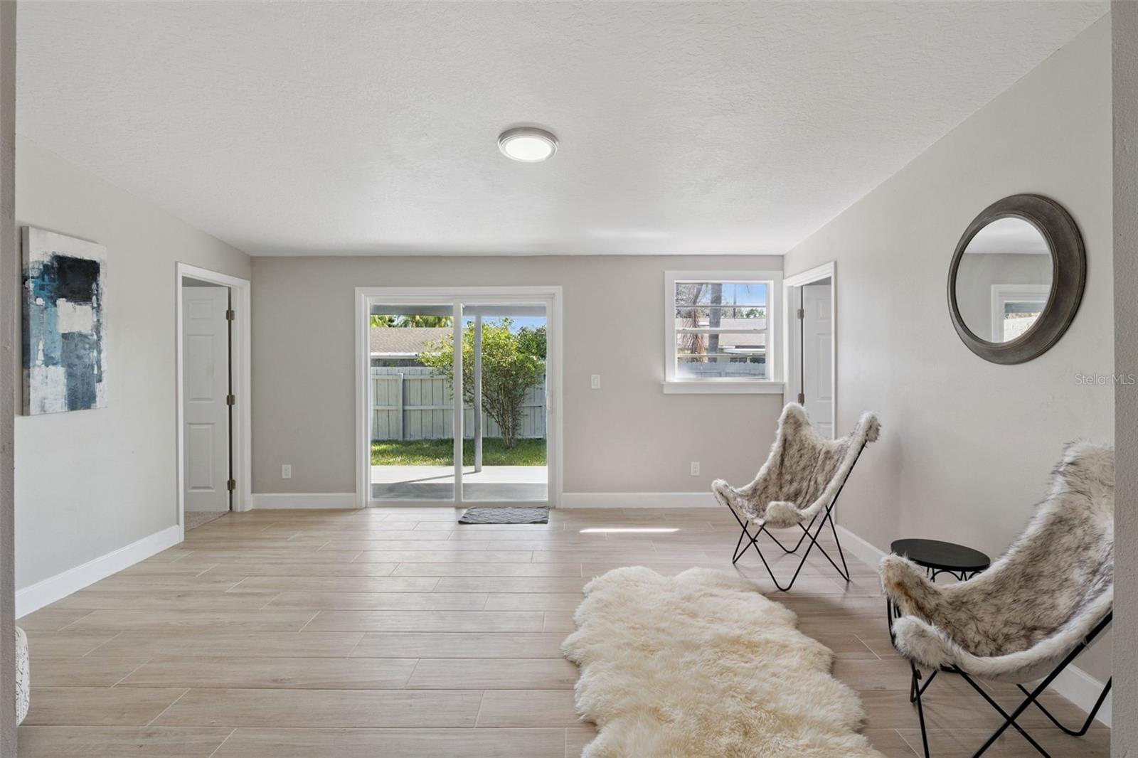 1033 Crystal Bowl Cir Property Photo 17