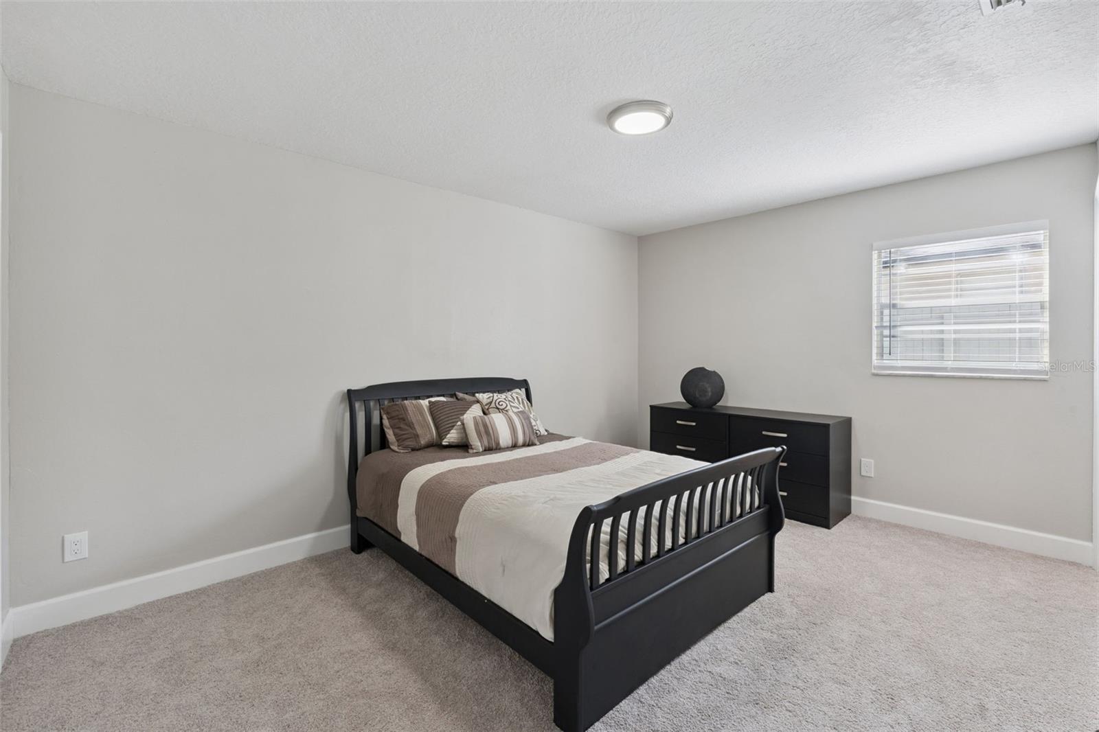 1033 Crystal Bowl Cir Property Photo 23