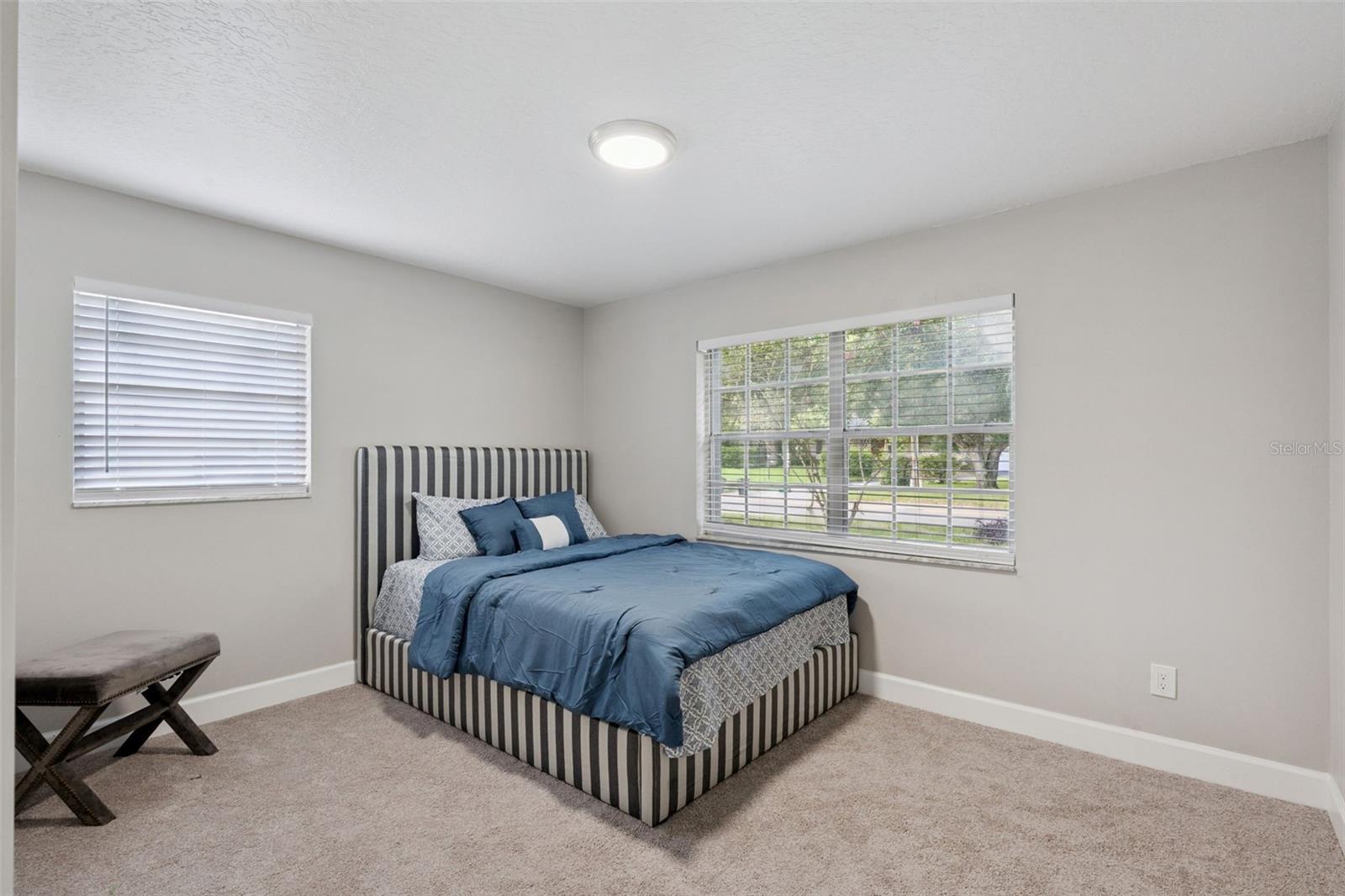1033 Crystal Bowl Cir Property Photo 25