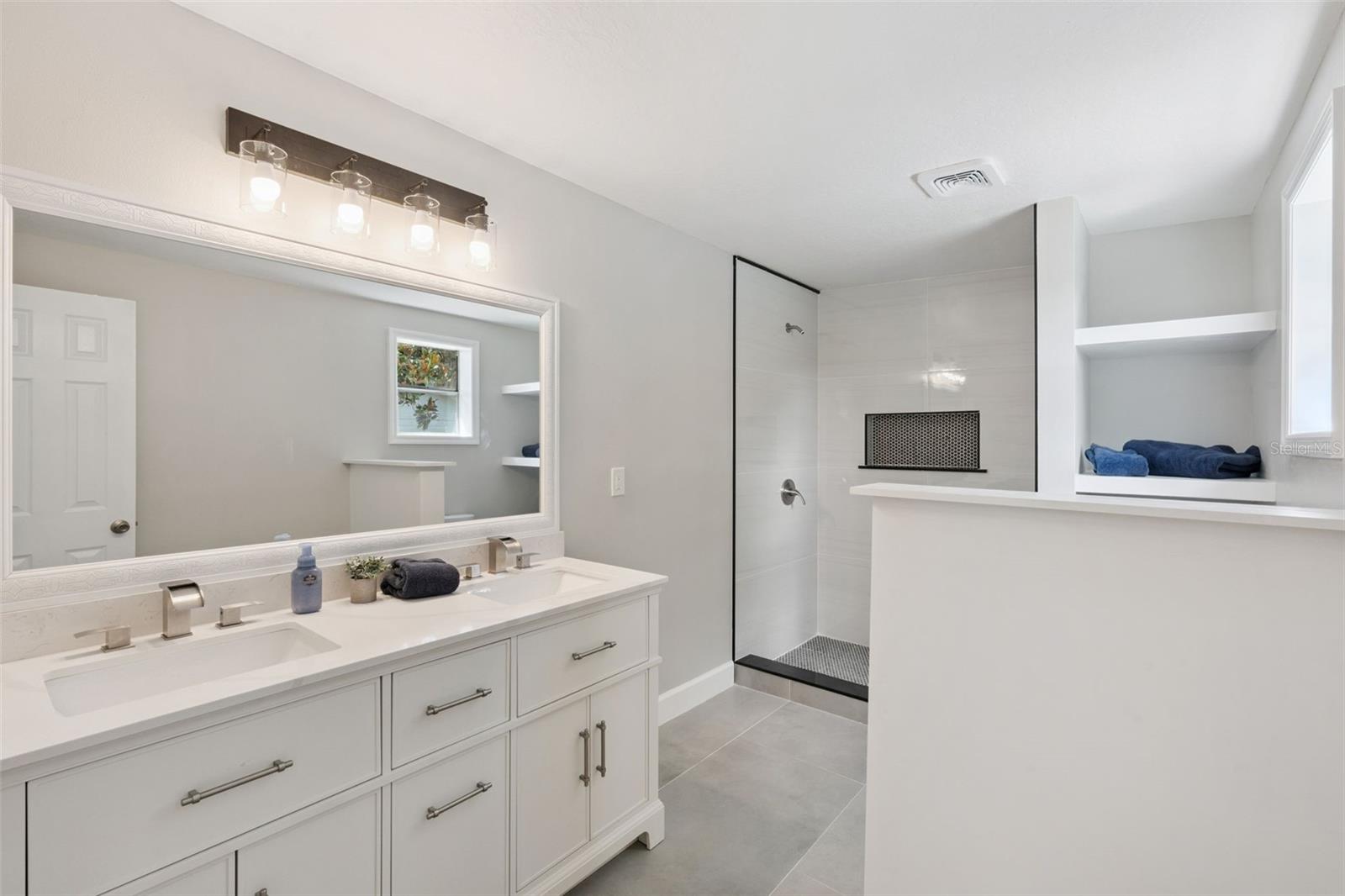 1033 Crystal Bowl Cir Property Photo 27