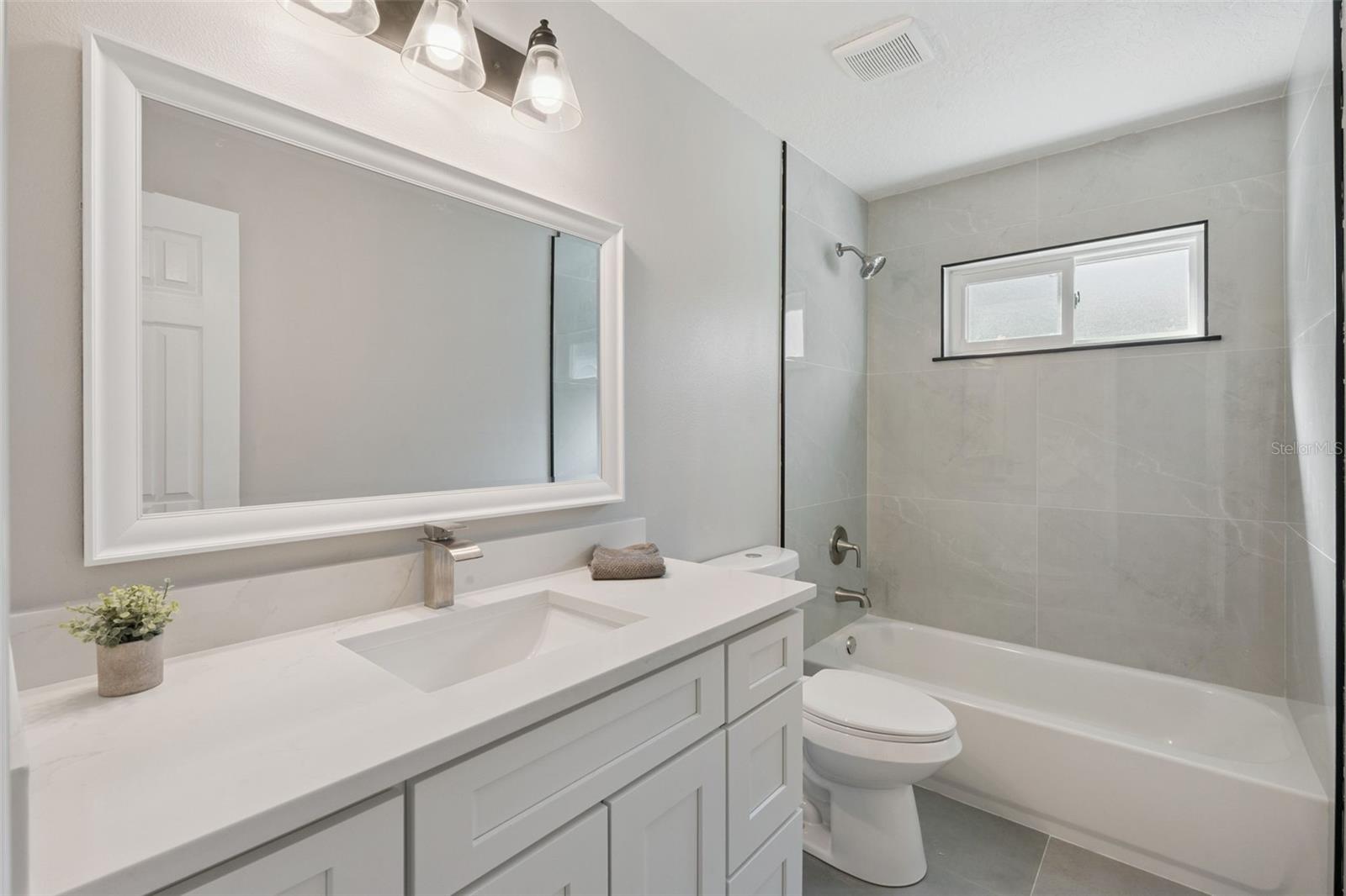 1033 Crystal Bowl Cir Property Photo 28
