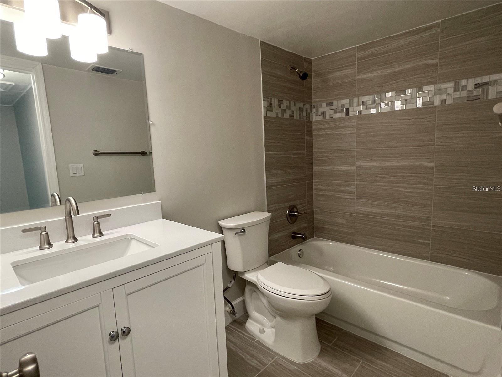 586 Orange Dr #118 Property Photo 16