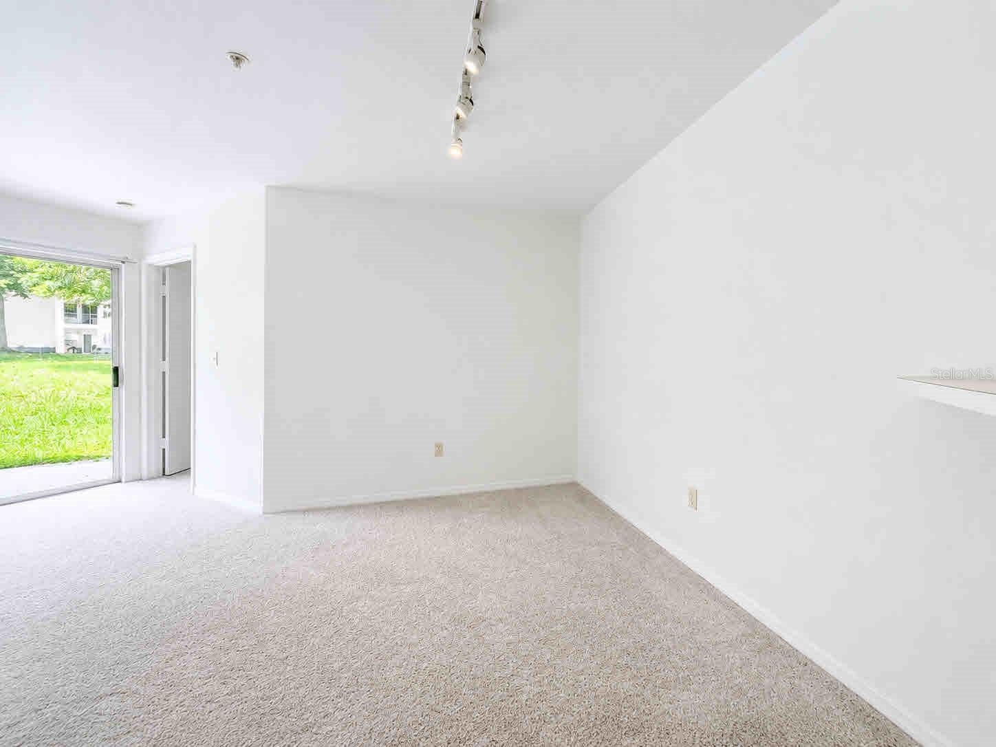 7270 Westpointe Blvd #910 Property Photo 6