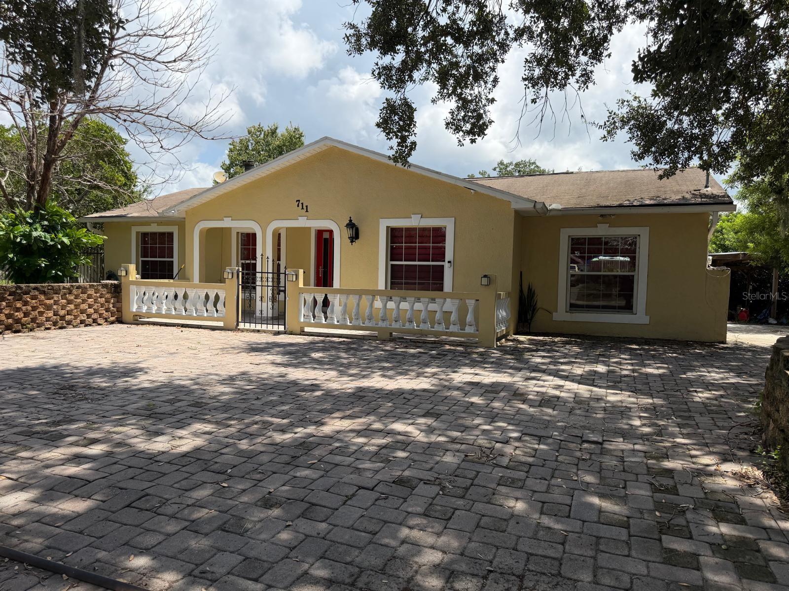 711 S EMORY AVE