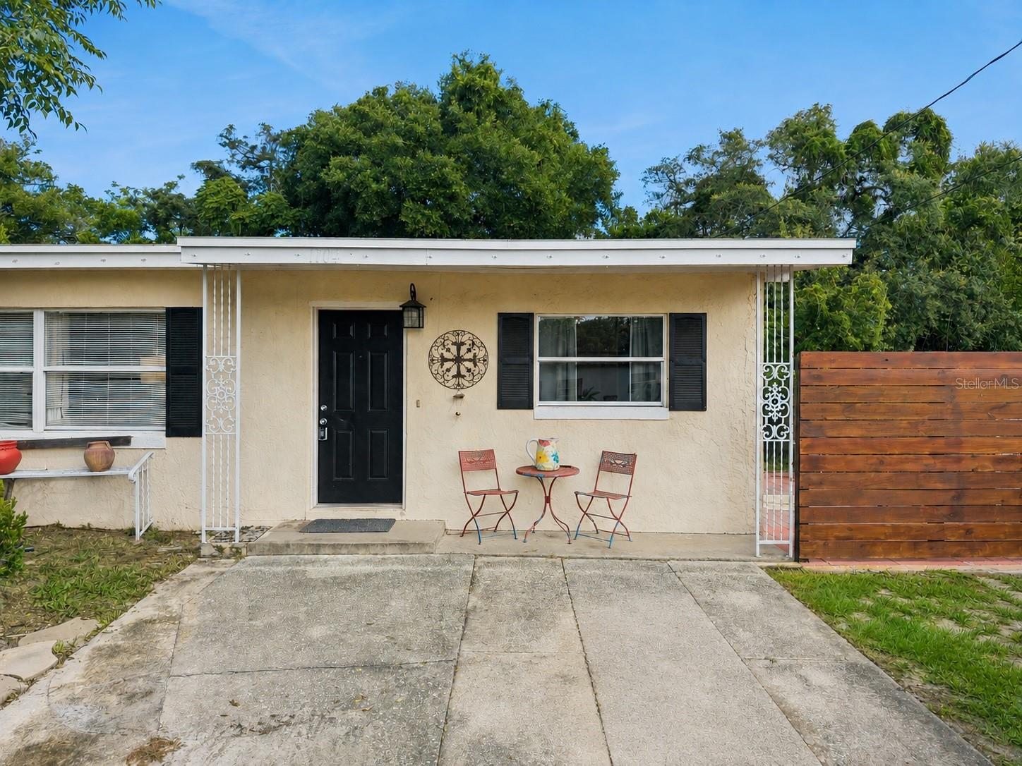 1104 Malcom Rd Property Photo 1