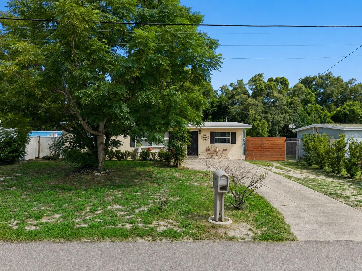 1104 Malcom Rd Property Photo 2