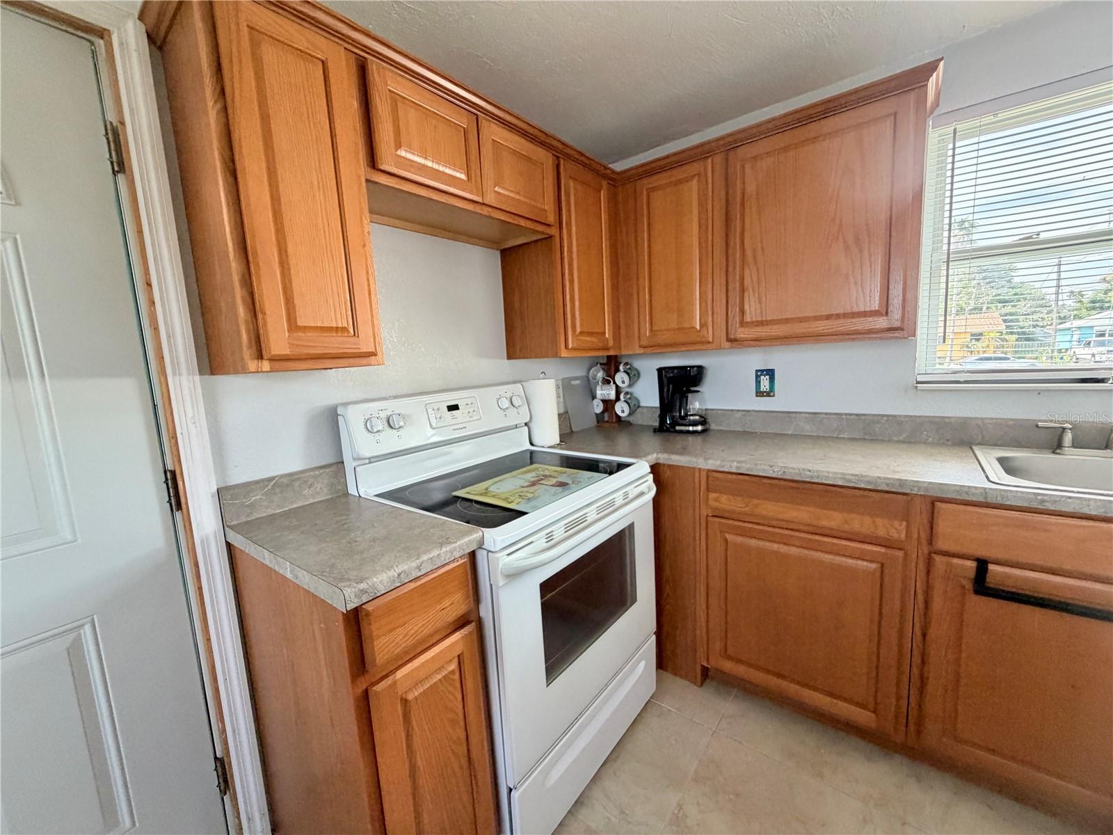 233 Williams Ave Property Photo 5