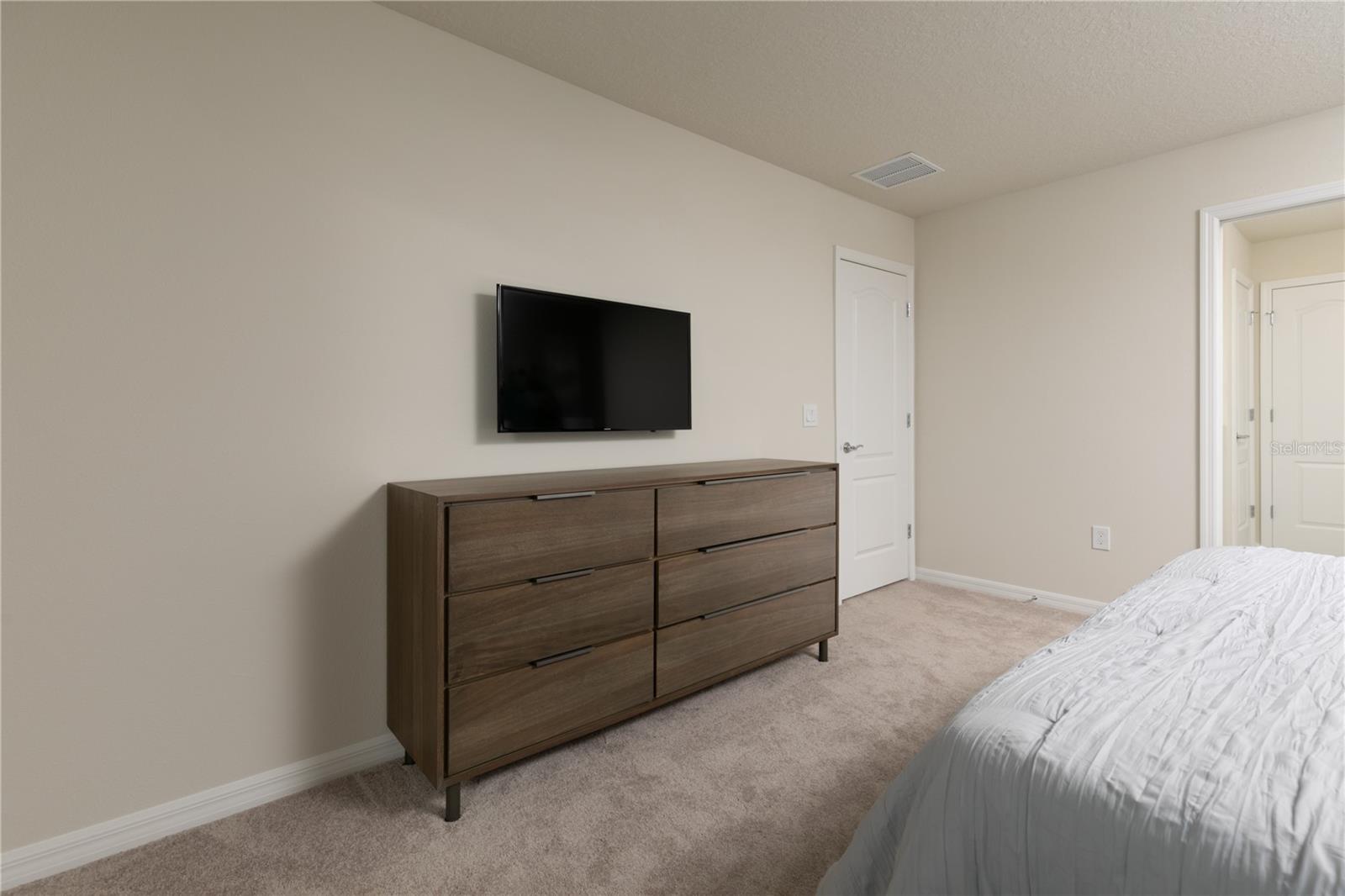 7376 Oakmoss Loop Property Photo 26