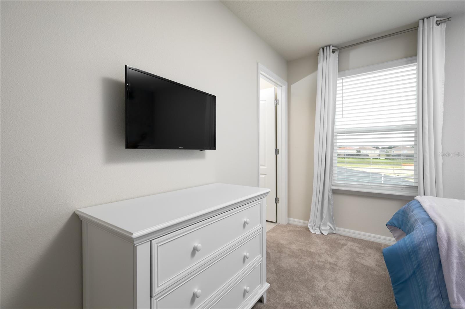 7376 Oakmoss Loop Property Photo 29