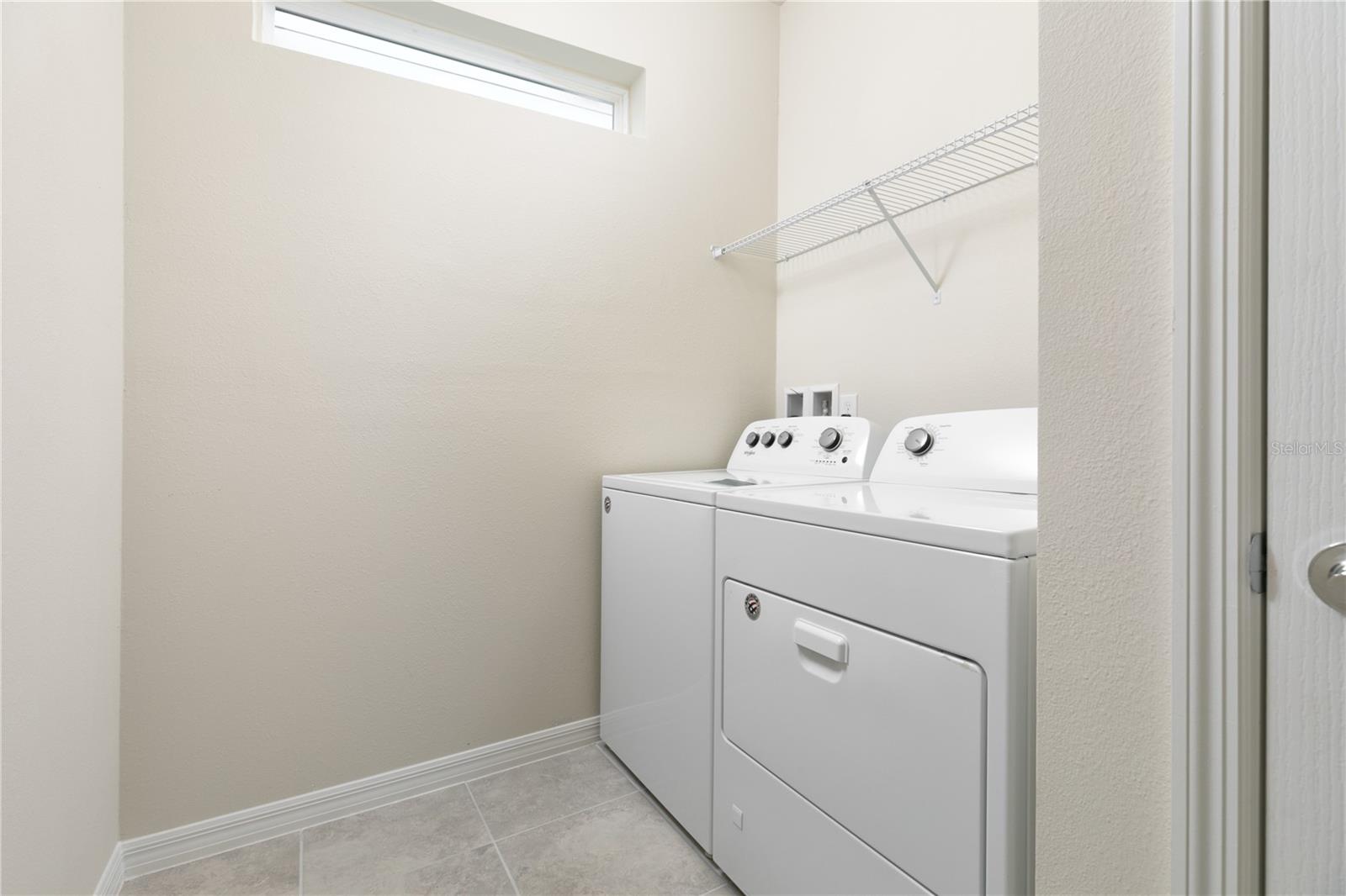 7376 Oakmoss Loop Property Photo 31
