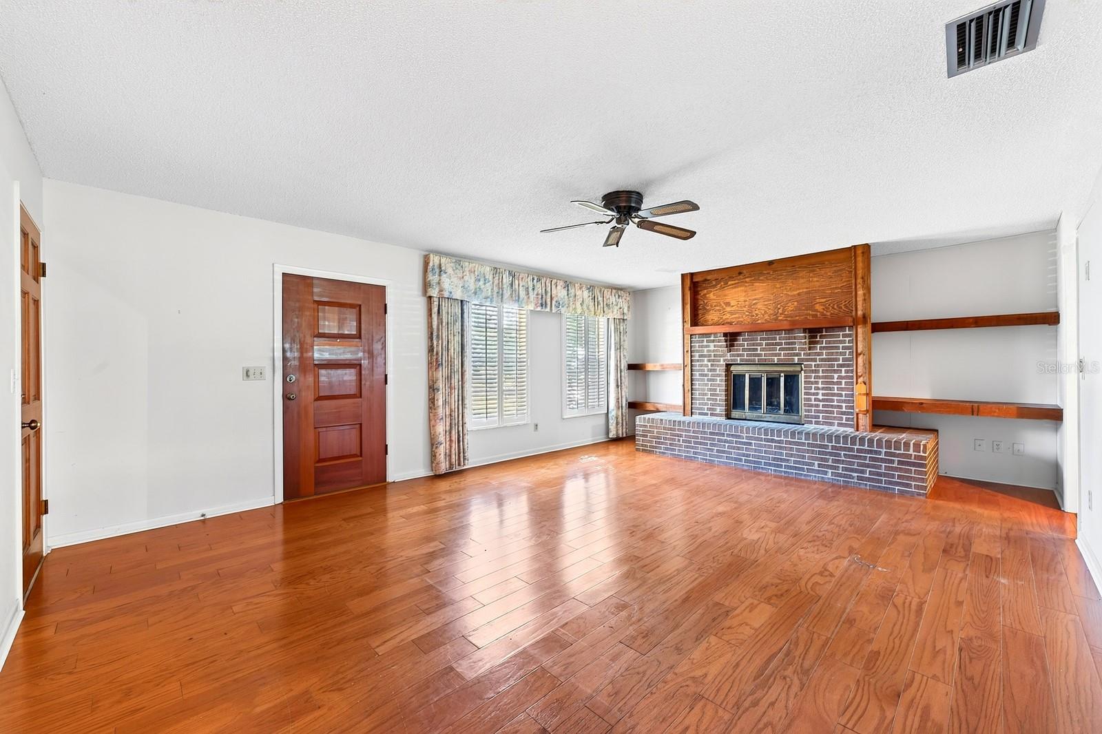 308 Dubs Dr Property Photo 3