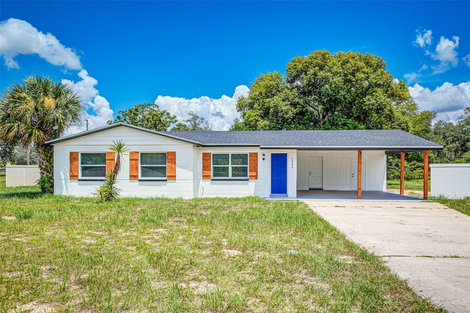4994 E Hinson Ave Property Photo 1