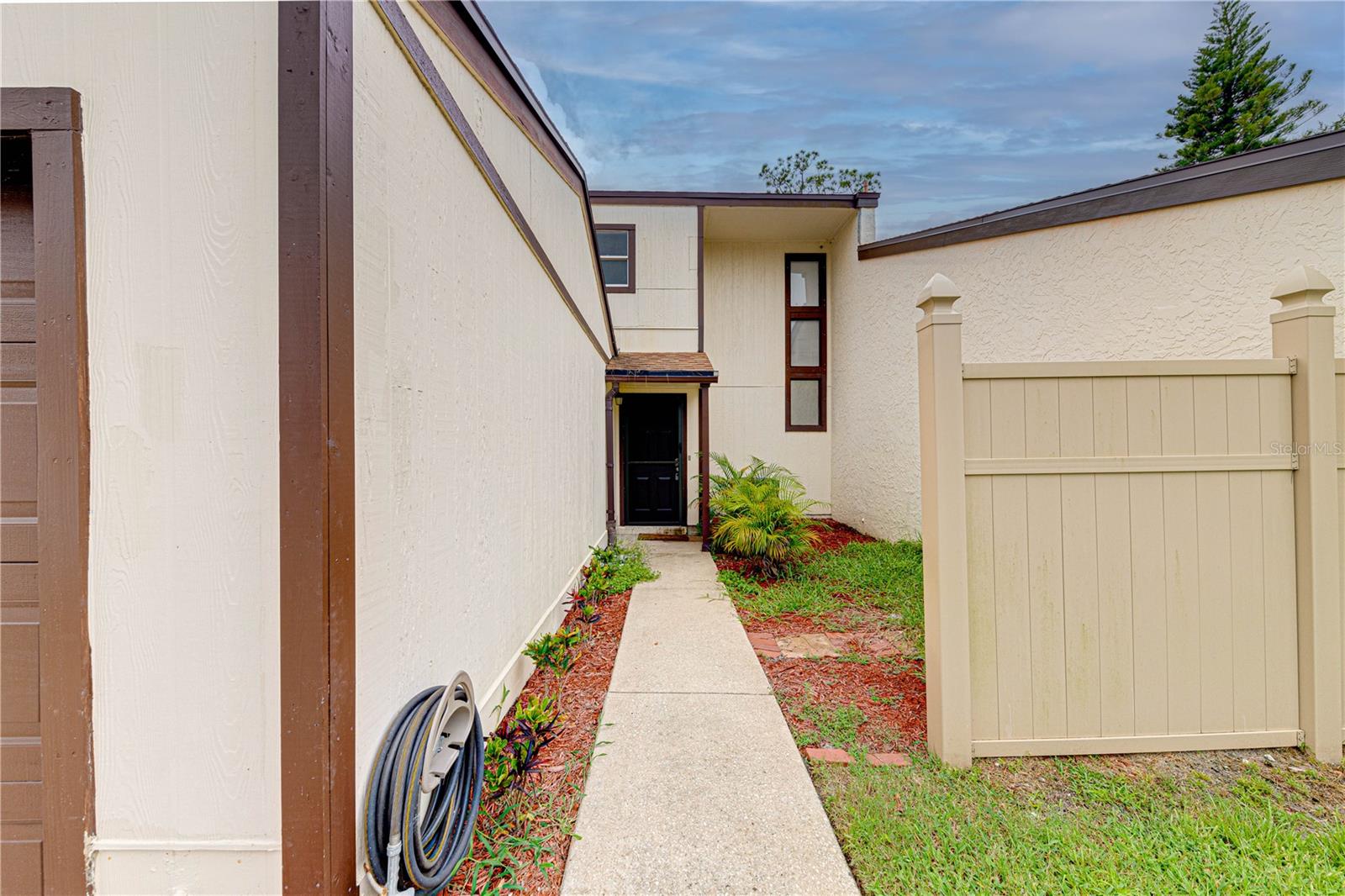 1241 Saint Andrews Dr Property Photo 4