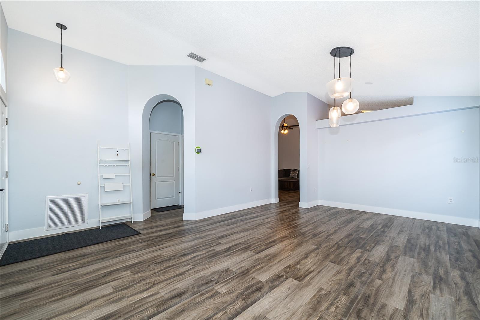 13233 Heming Way Property Photo 4