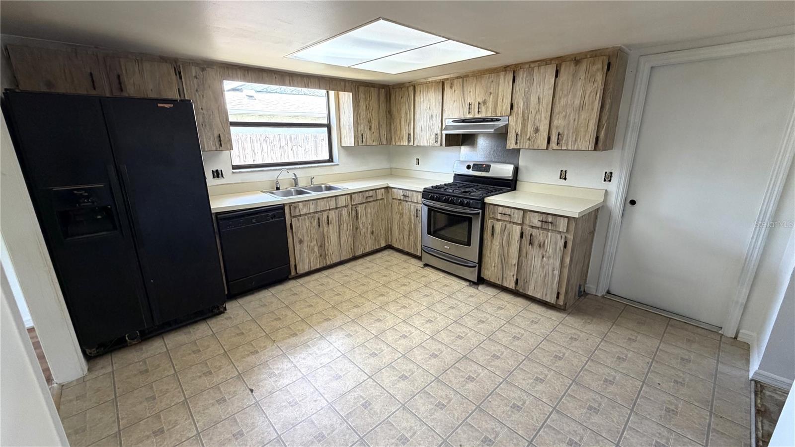 7420 Burnway Dr Property Photo 4