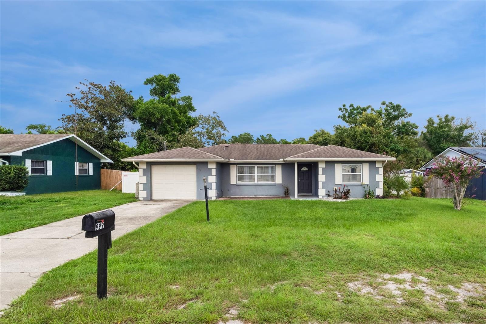 999 Dawson Dr Property Photo 1