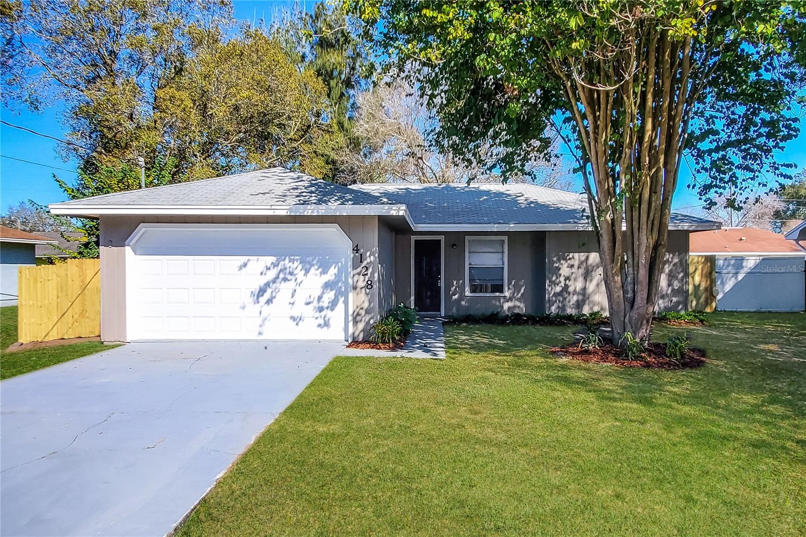 O6432430 Property Photo 1