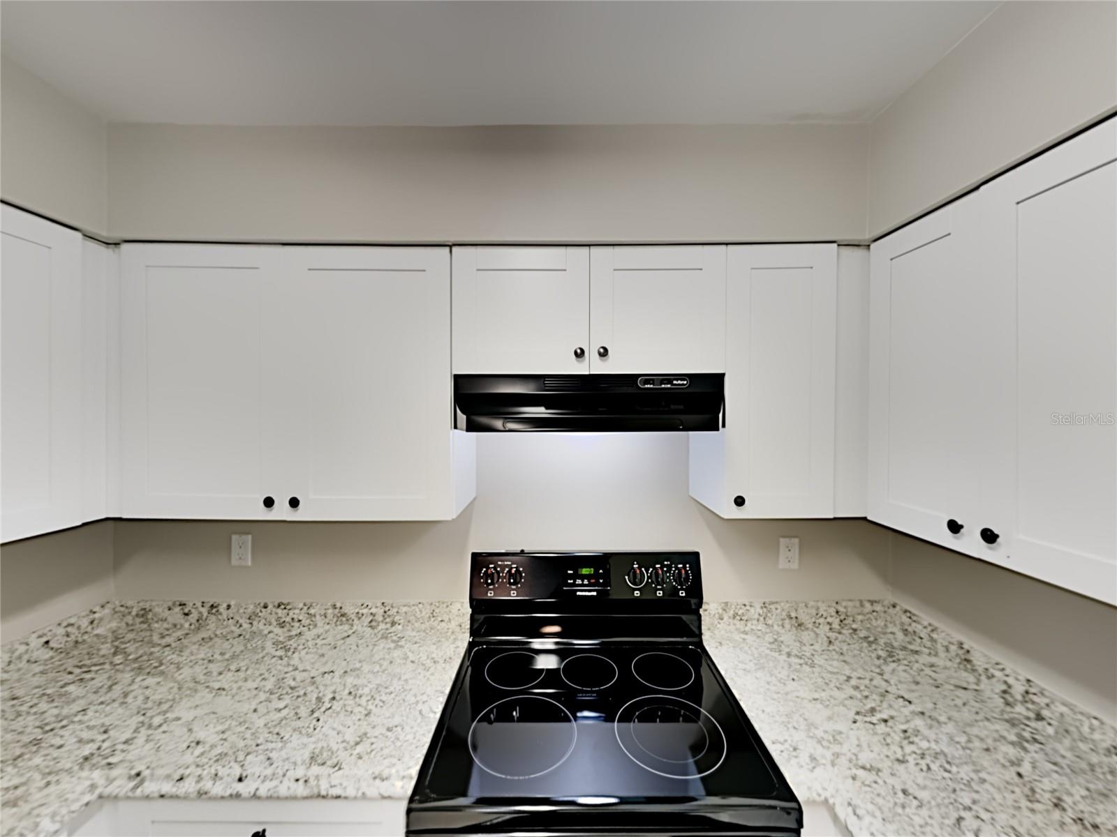 O6432430 Property Photo 4