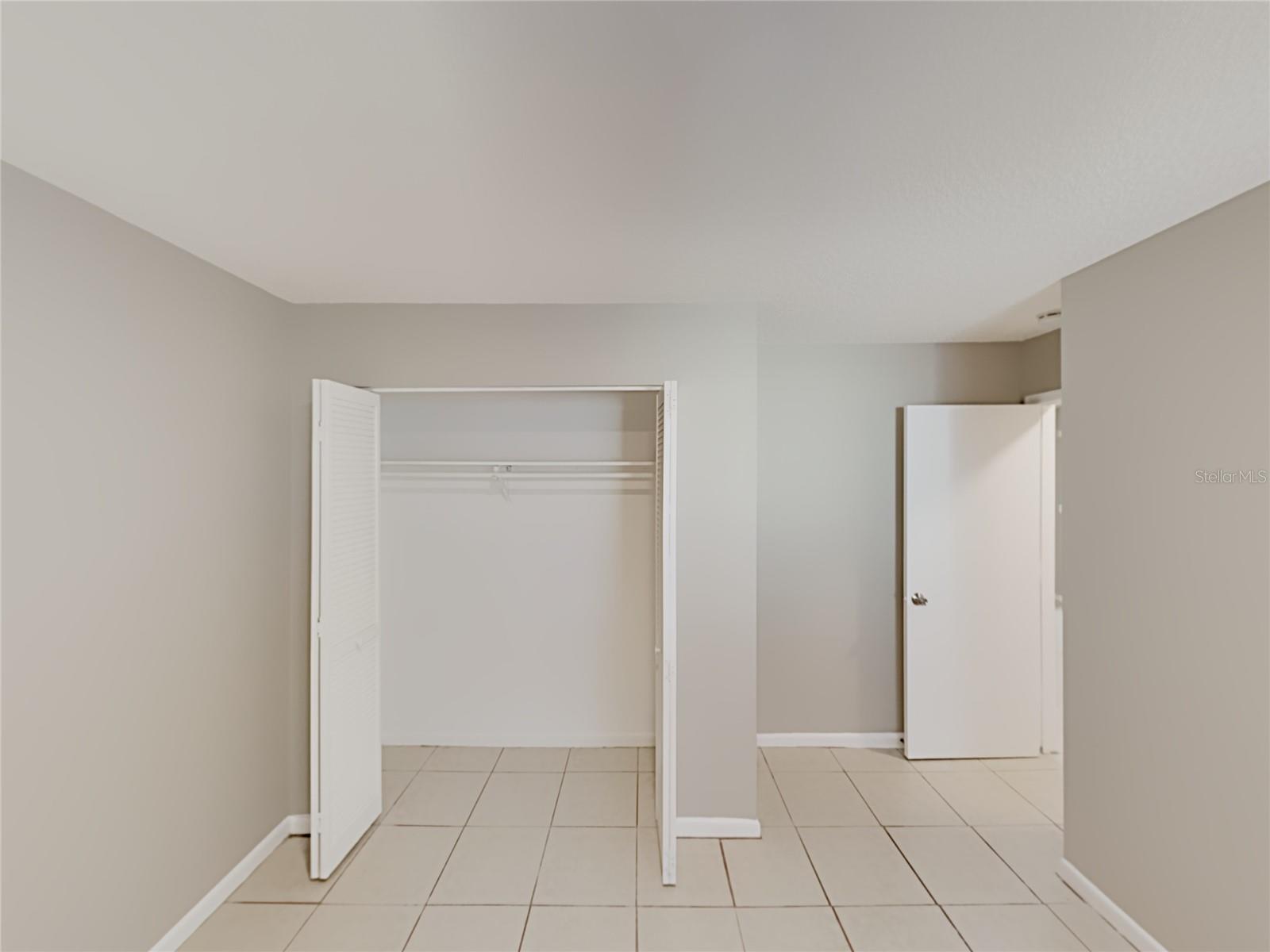 O6432430 Property Photo 8