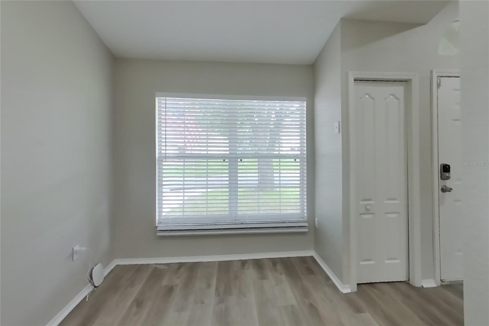 O6432432 Property Photo 4