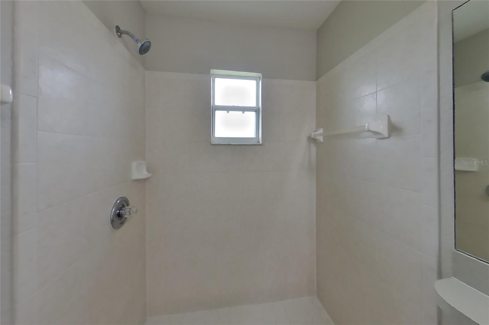 O6432432 Property Photo 10