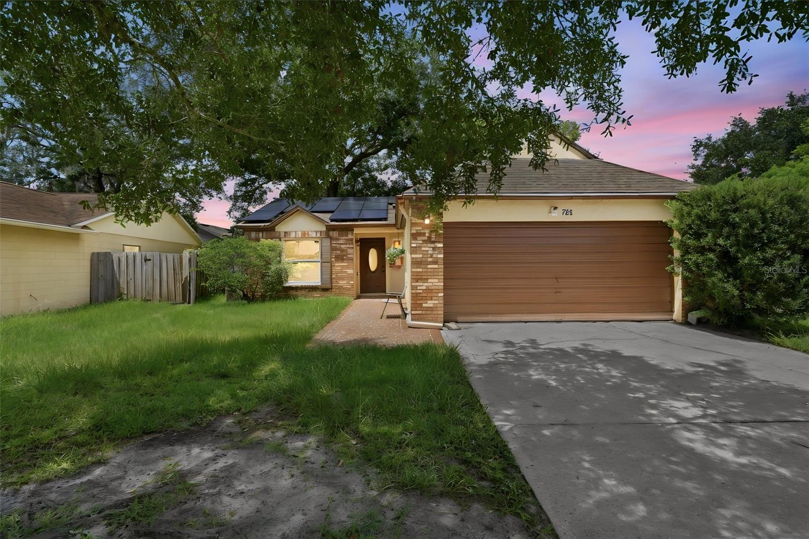 723 Oak Manor Cir Property Photo 1