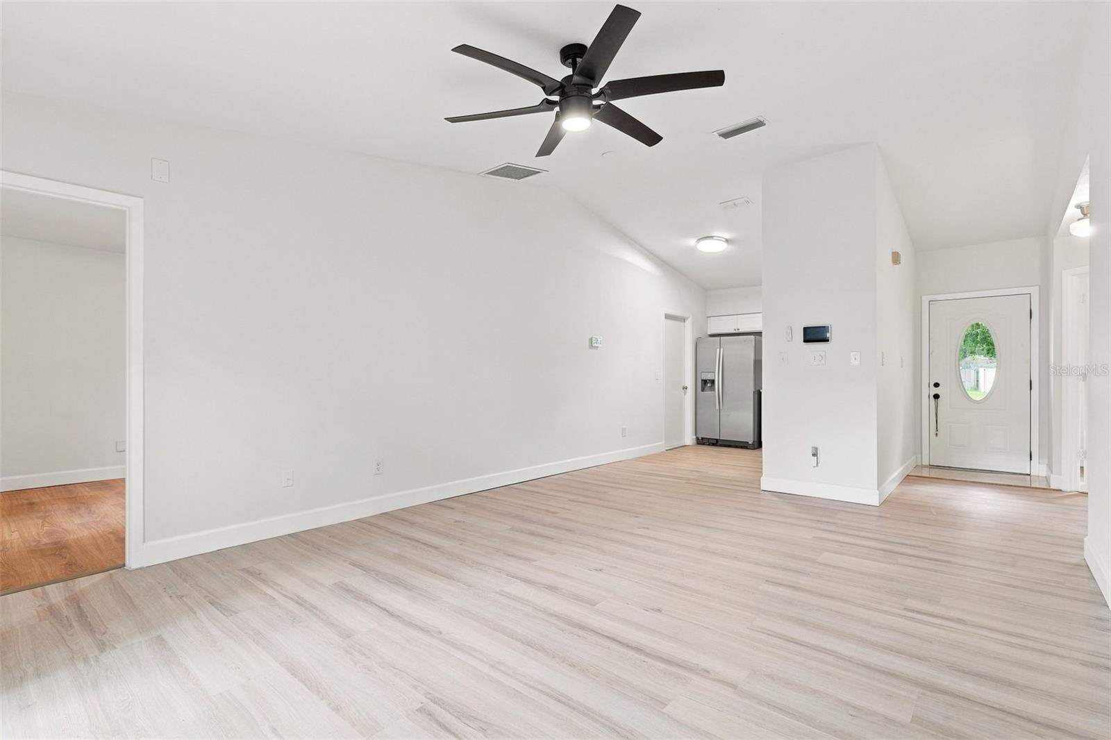 723 Oak Manor Cir Property Photo 6