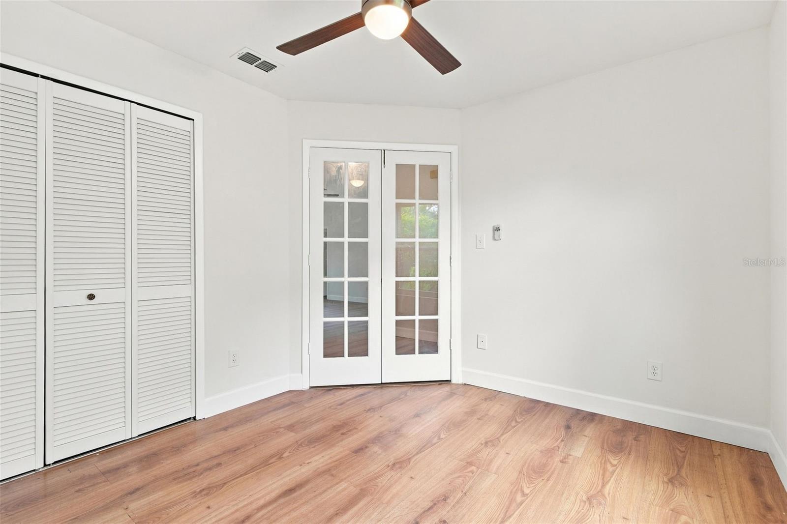 723 Oak Manor Cir Property Photo 9